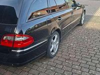 Gebraucht Mercedes E220 Elegance 170 PS (125 kW) 2009 Schwarz Kombi