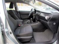 Gebraucht Toyota Auris 99 PS (72 kW) 2014 Silber metallic Limousine