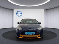 Używany Ford Focus Ambiente 101 KM (74 kW) 2014 Niebieski Sedan/Limuzyna