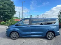 Neu Ford Tourneo Custom Titanium 170 PS (125 kW) 2025 Blau Van