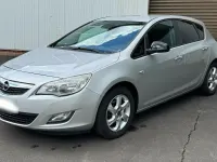 Gebraucht Opel Astra 115 PS (84 kW) 2010 Silber Limousine