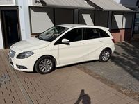 Gebraucht Mercedes B180 Edition 109 PS (80 kW) 2013 Weiß Kleinwagen