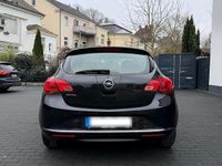 Gebraucht Opel Astra Active 120 PS (88 kW) 2013 Schwarz Limousine