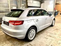 Gebraucht Audi A3 110 PS (80 kW) 2014 Silber Limousine