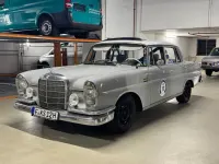 Gebraucht Mercedes 220 120 PS (88 kW) 1964 Grau Limousine