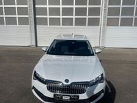 Gebraucht Skoda Superb Ambition 150 PS (110 kW) 2023 Moonweiss metallic Limousine