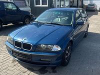 Gebraucht BMW 320 136 PS (100 kW) 2000 Blau Kombi