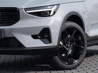 Neu Volvo XC40 Plus 163 PS (119 kW) 2025 Grau SUV