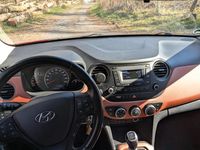 Gebraucht Hyundai i10 Trend 87 PS (63 kW) 2017 Rot Kleinwagen