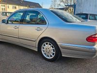 Occasion Mercedes E240 Elegance 170 ch (125 kW) 2000 Argent Berline