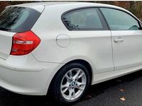 Gebraucht BMW 116 122 PS (89 kW) 2010 Weiß Kleinwagen