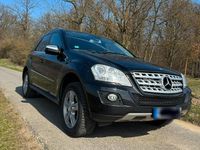Second-hand Mercedes ML320 224 CP (164 kW) 2009 Negru SUV