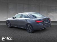 Gebraucht Mercedes A180 Advanced 136 PS (100 kW) 2024 Metalliclack mountaingrau Limousine