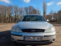 Gebraucht Ford Mondeo Ghia 145 PS (106 kW) 2001 Silber Limousine