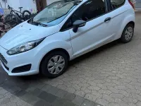 Gebraucht Ford Fiesta 60 PS (44 kW) 2014 Weiß Kleinwagen