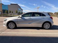 Gebraucht Mercedes A180 122 PS (89 kW) 2016 Silber Limousine