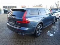 Gebraucht Volvo V60 CC Pro 250 PS (183 kW) 2021 Denim blue / Kombi