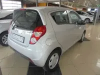 Używany Chevrolet Spark LS 68 KM (50 kW) 2013 Srebrny Hatchback