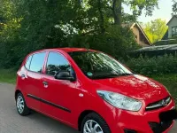 Gebraucht Hyundai i10 Edition 69 PS (50 kW) 2012 Rot Kleinwagen