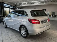 Gebraucht Mercedes 180 109 PS (80 kW) 2016 Polarsilber  metalliclack (metallic) Limousine