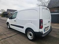 Gebraucht Peugeot Partner Premium 99 PS (72 kW) 2018 Weiß Van / Kleinbus