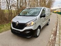 Gebraucht Renault Trafic 120 PS (88 kW) 2017 Silber Van / Kleinbus