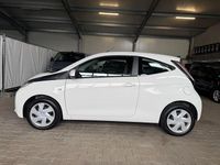 Gebraucht Toyota Aygo 69 PS (50 kW) 2014 Weiß Kleinwagen