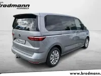 Usado VW Multivan Style 150 HP (110 kW) 2024 Cinzento Monovolume