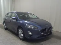 Käytetty Ford Focus Titanium 125 HP (91 kW) 2021 Sininen Sedan