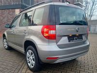 Gebraucht Skoda Yeti Active 105 PS (77 kW) 2015 Beige SUV