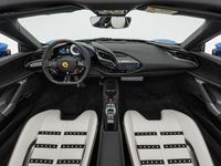 Gebraucht Ferrari SF90 999 PS (734 kW) 2023 Azzurro dino Cabrio