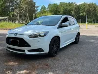 Gebraucht Ford Focus ST 250 PS (183 kW) 2013 Weiß Kombi