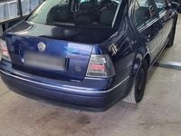 Gebraucht VW Bora 116 PS (85 kW) 2004 Blau Limousine