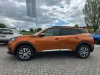 Gebraucht Peugeot e-2008 Allure 100 kW (136 PS) 2021 Orange SUV