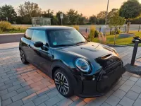 Gebraucht Mini Cooper SE Classic 135 kW (184 PS) 2023 Schwarz Kleinwagen