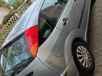 Second-hand Ford Focus 100 CP (73 kW) 2004 Argintiu Hatchback