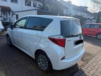 Gebraucht Toyota Verso-S 90 PS (66 kW) 2013 Weiß Van / Kleinbus