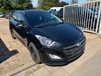 Gebraucht Hyundai i30 110 PS (80 kW) 2015 Schwarz Limousine