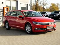 Gebraucht VW Passat Comfortline 120 PS (88 kW) 2018 Rot Kombi