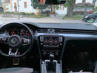 Gebraucht VW Passat 150 PS (110 kW) 2015 Gold Limousine