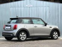 Gebraucht Mini Cooper Essential 136 PS (100 kW) 2022 Melting silver iii Kleinwagen