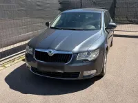 Gebraucht Skoda Superb Ambition 160 PS (117 kW) 2010 Grau Limousine