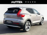 Neu Volvo XC40 Core 163 PS (119 kW) 2025 Metallic (silber SUV