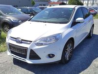 Gebraucht Ford Focus 125 PS (91 kW) 2013 Frostweiß Kleinwagen