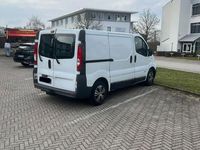 Gebraucht Renault Trafic 115 PS (84 kW) 2011 Weiß Van / Kleinbus