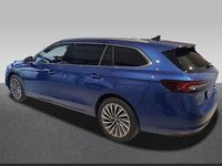 Neu Skoda Superb LAURIN & KLEMENT 150 PS (110 kW) 2026 Blau Kombi