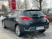 Gebraucht Toyota Auris Hybrid 99 PS (72 kW) 2014 Blau Kleinwagen