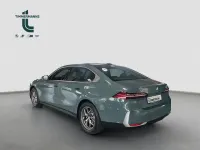 Neu BMW 520 Sport Line 208 PS (152 kW) 2025 Grün Limousine