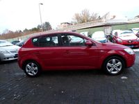 Gebraucht Kia Ceed 143 PS (105 kW) 2009 Rot Kleinwagen