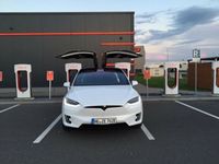 Gebraucht Tesla Model X 567 kW (772 PS) 2016 Weiß metallic SUV